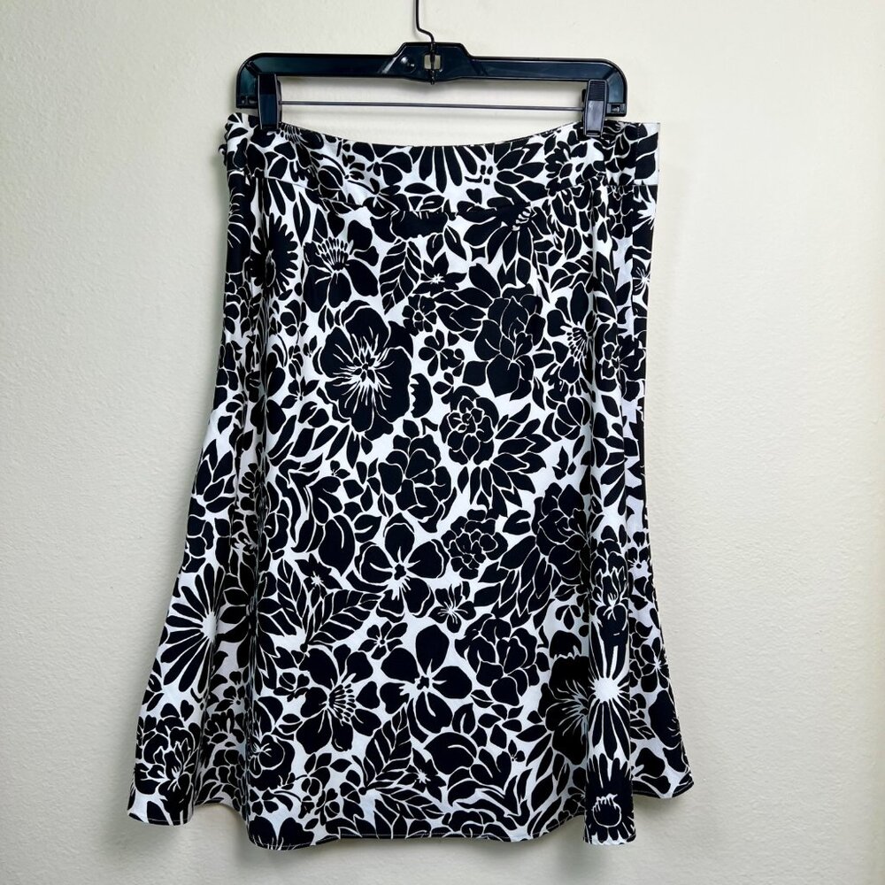 ANN TAYLOR Black & White Floral Print Skirt With Side Button Details Size 10